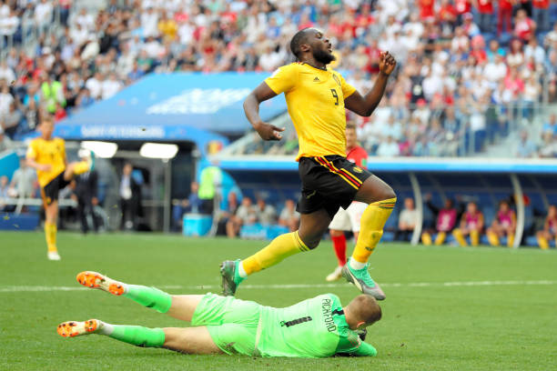 球的背后 球的背后